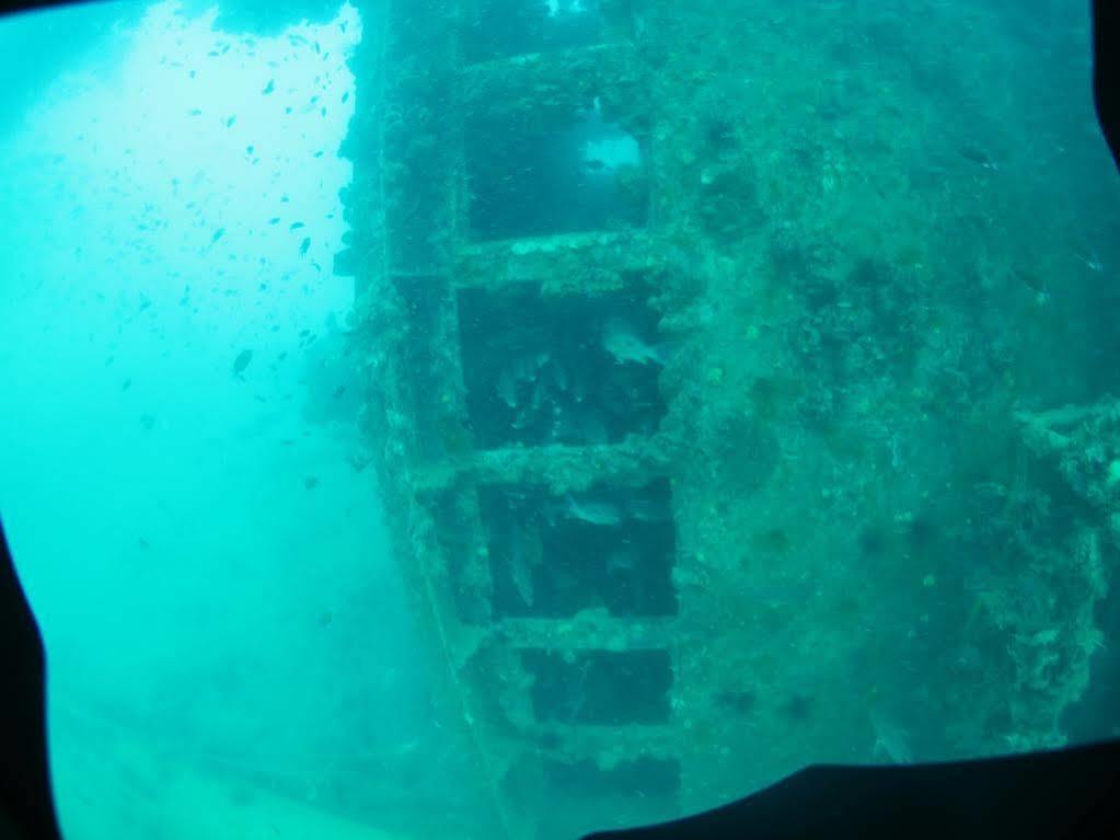 奥姆伯克潜水度假村 Pulau Perhentian Kecil 外观 照片